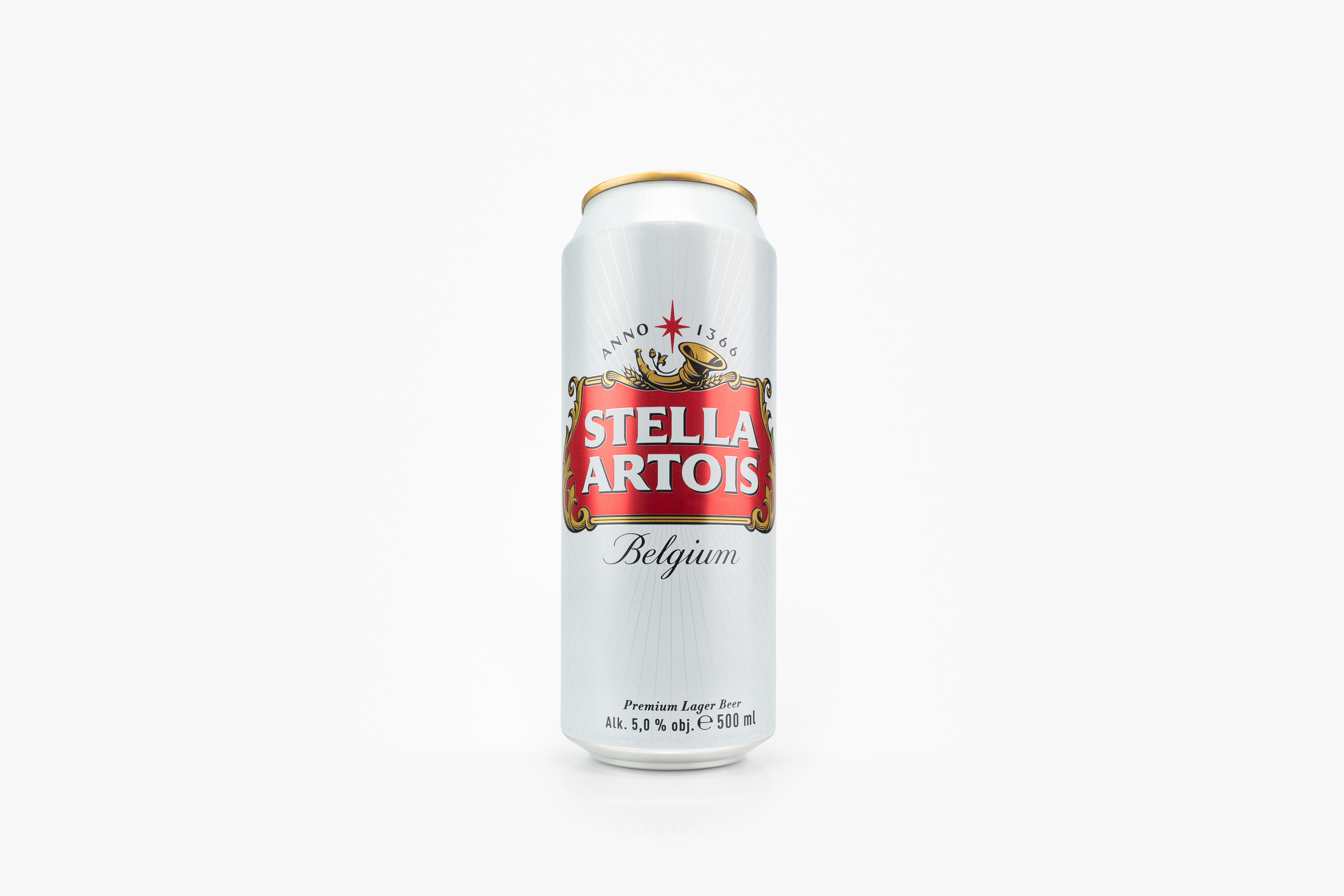 Ukázková produktová fotografie obalů/plechovek piva značky Stella Artois.